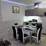 In - Balaton 38420 Apartman *